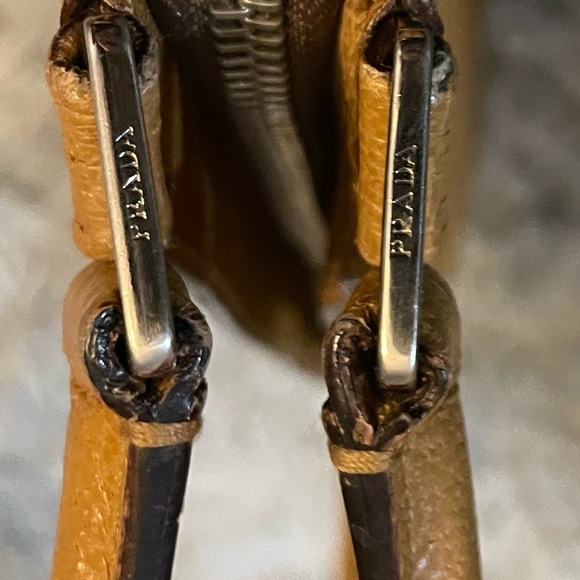 Vintage Prada Cinghiale Leather Satchel (WITH OR WITHOUT SHOULDER STRAP) - Picture 13 of 15